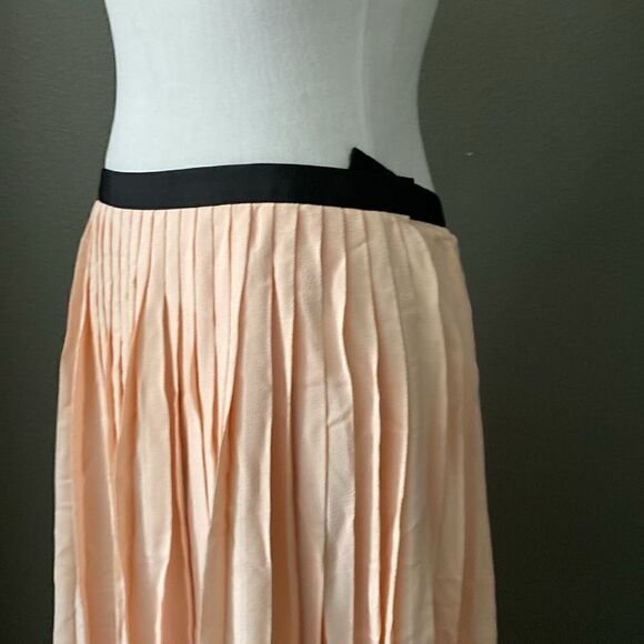 NWOT Kate Spade Two Tone Colorblock Accordion Pleat Crepe Skirt Peach Black - Picture 4 of 11